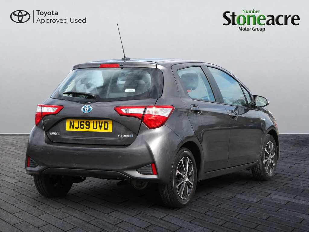 Toyota Yaris 1.5 Vvt-h Icon Tech Hatchback #2