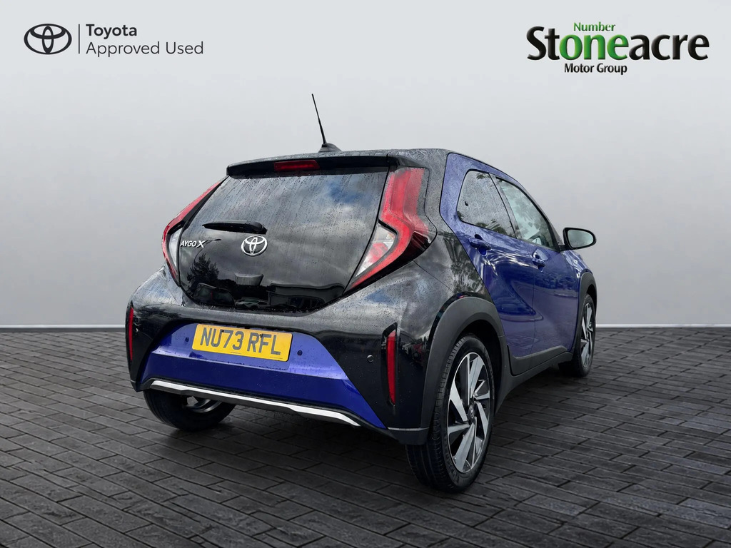 Toyota Aygo X 1.0 Vvt-i Exclusive #3