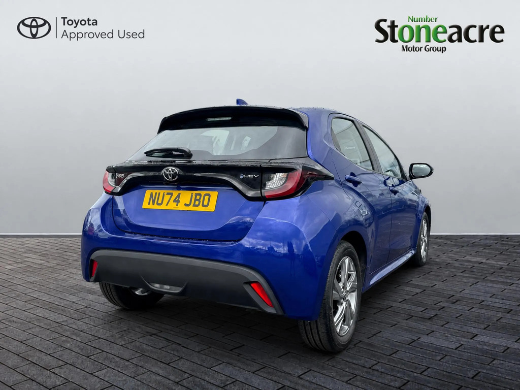 Toyota Yaris 1.5 Hybrid Icon #3