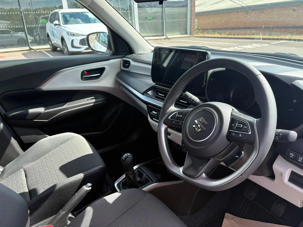 Suzuki Swift 1.2L 80 Bhp White #9