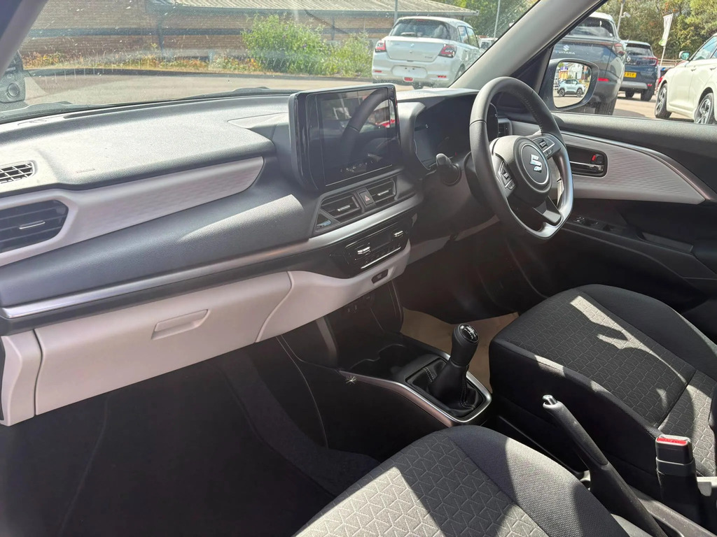 Suzuki Swift 1.2L 80 Bhp White #7