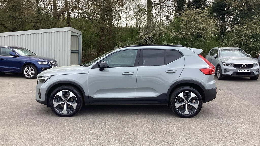 Volvo XC40 2.0 B3p Plus Dark  #3