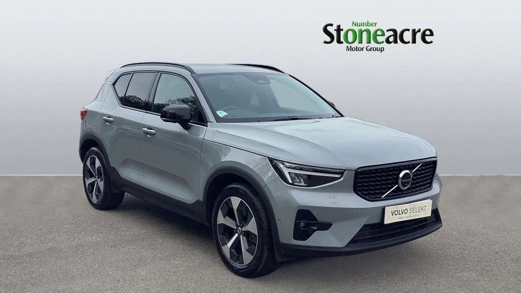 Volvo XC40 2.0 B3p Plus Dark 
