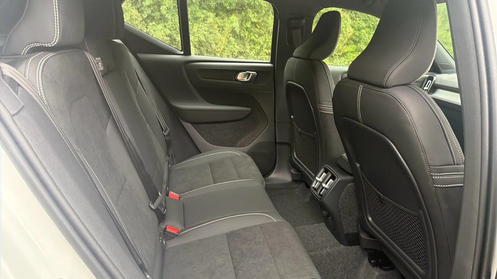 Volvo XC40 2.0 B3p Plus Dark  #6
