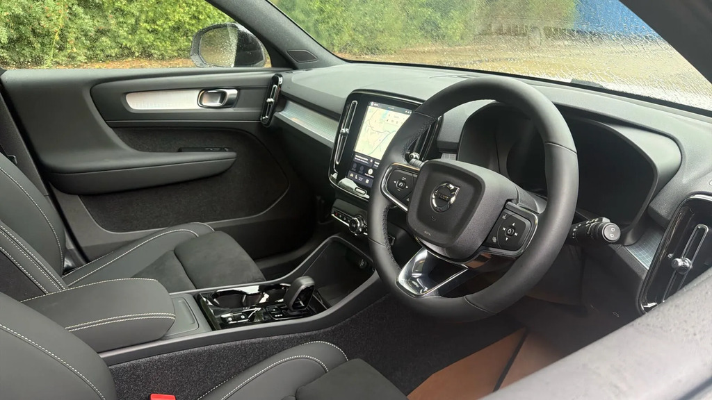 Volvo XC40 2.0 B3p Plus Dark  #4