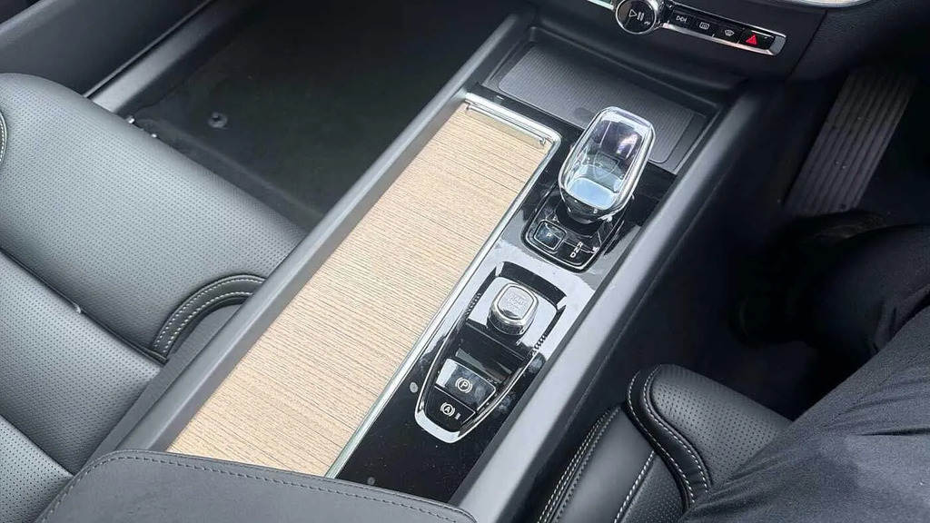 Volvo XC60 Plus Pro White #22