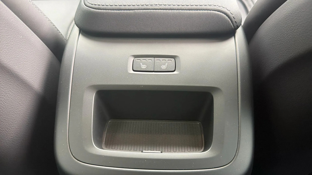 Volvo XC60 Plus Pro White #67