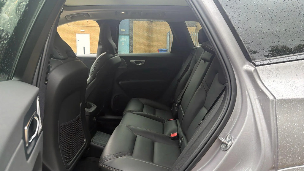Volvo XC60 Plus Pro White #57