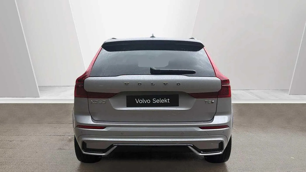 Volvo XC60 Plus Pro White #7