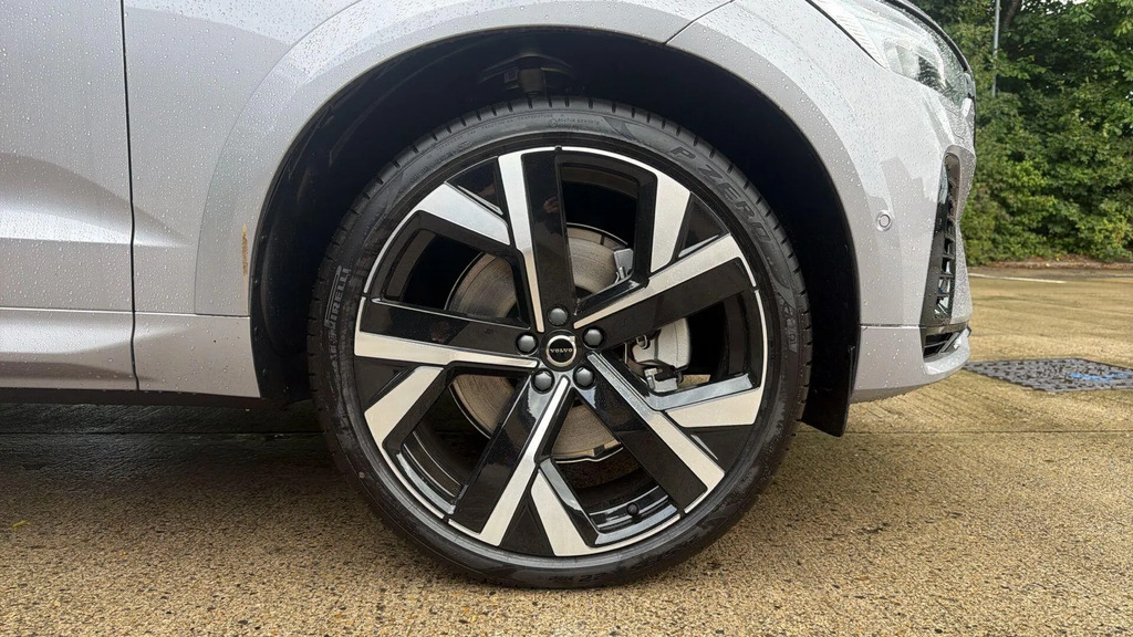 Volvo XC60 Plus Pro White #73