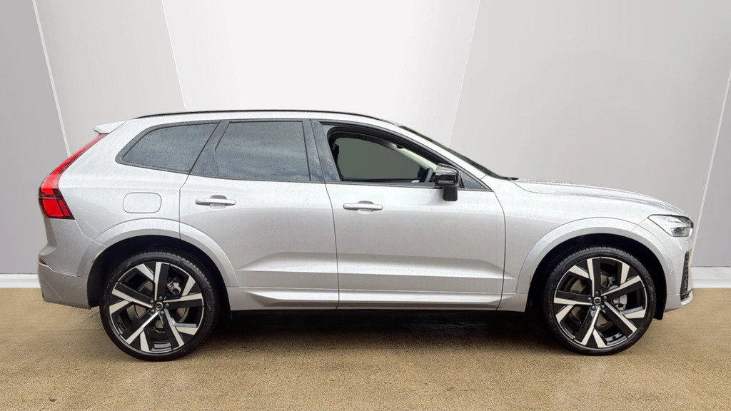 Volvo XC60 Plus Pro White #48