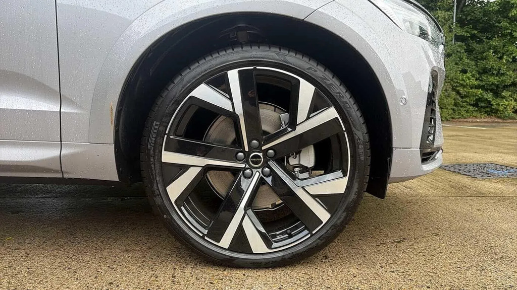 Volvo XC60 Plus Pro White #9