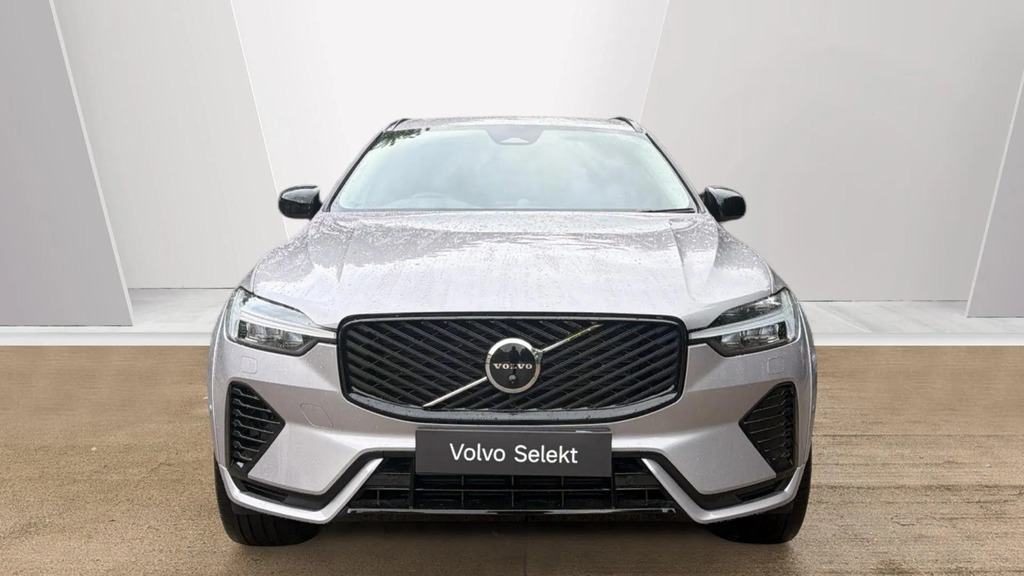 Volvo XC60 Plus Pro White #46