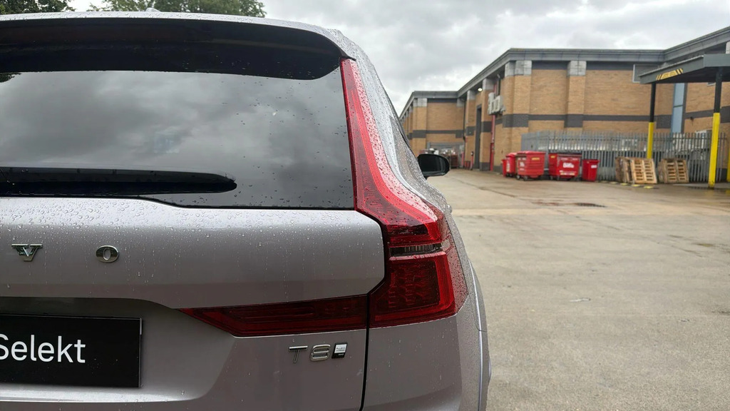 Volvo XC60 Plus Pro White #49