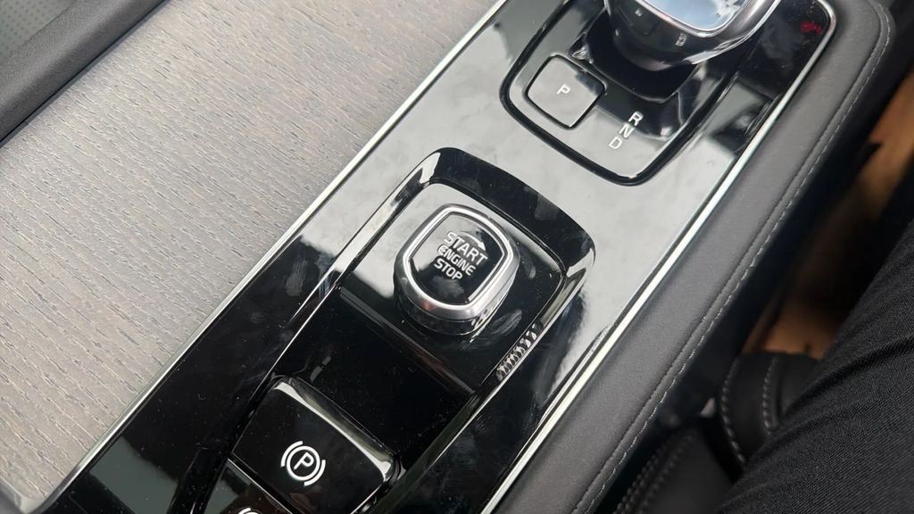 Volvo XC90 Ultra Silver #24