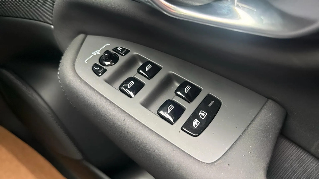 Volvo XC90 Ultra Silver #22