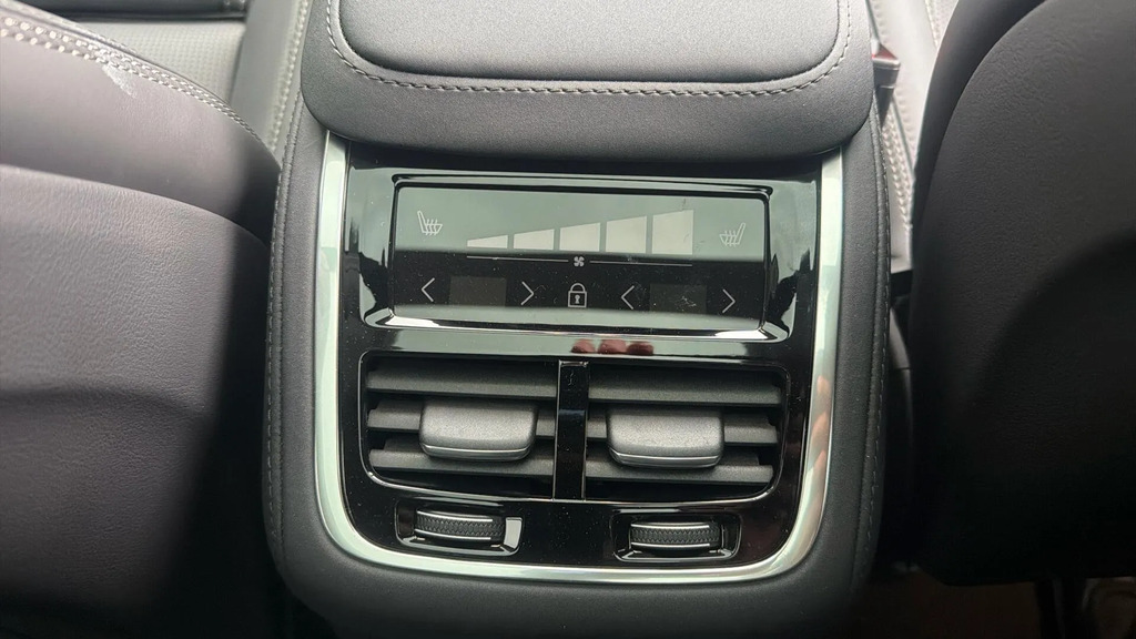 Volvo XC90 Ultra Silver #37