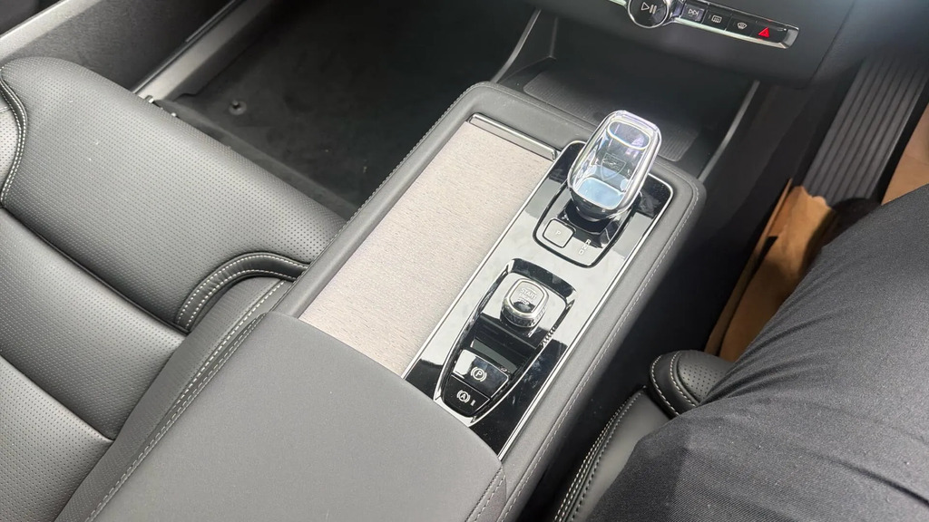 Volvo XC90 Ultra Silver #23