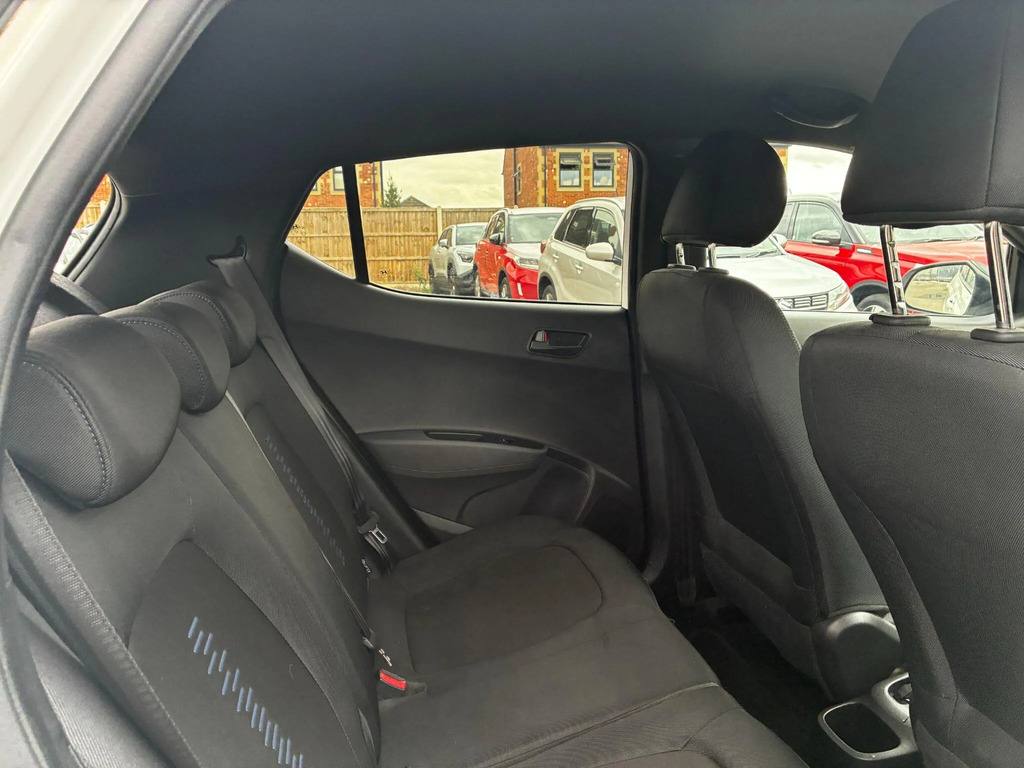 Hyundai I10 Hatchback  #25