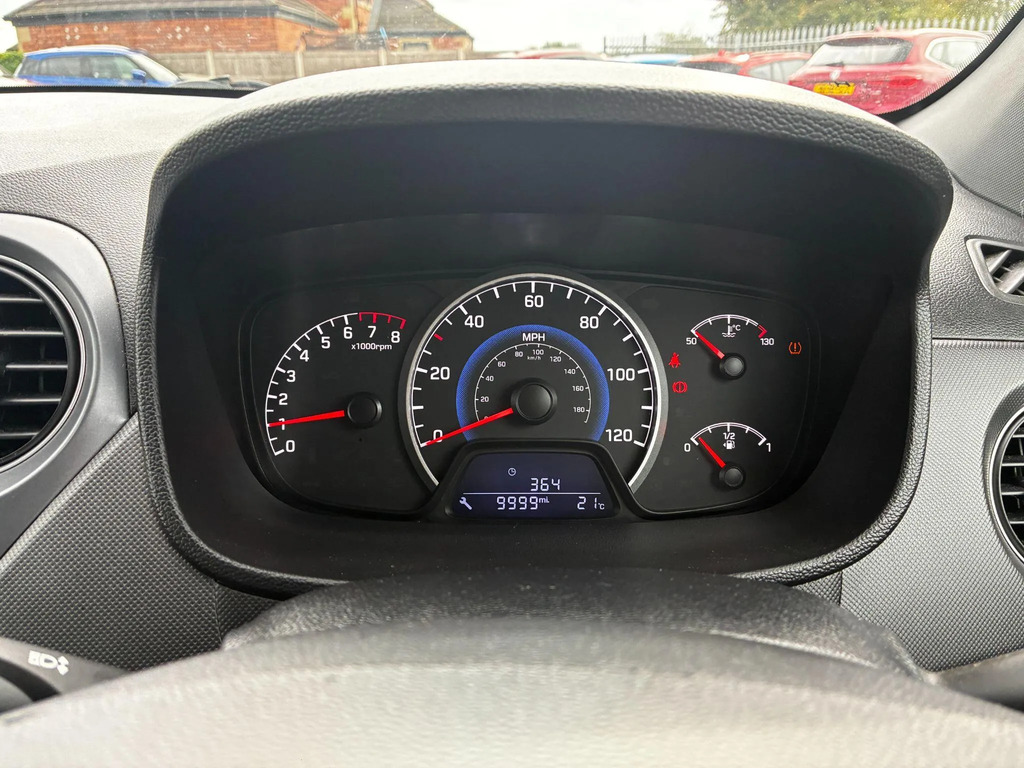 Hyundai I10 Hatchback  #28