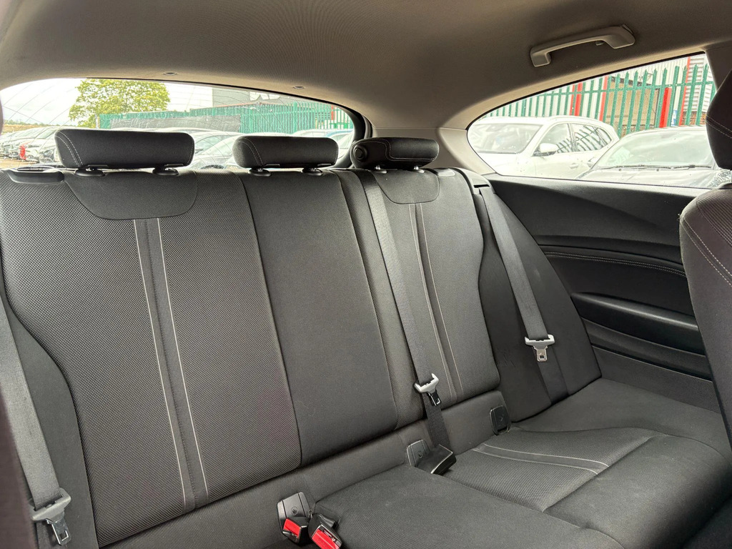 BMW 1 Series Hatchback 3.0 White #19