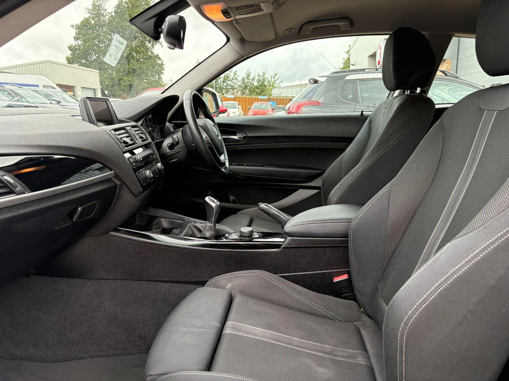 BMW 1 Series Hatchback 3.0 White #29