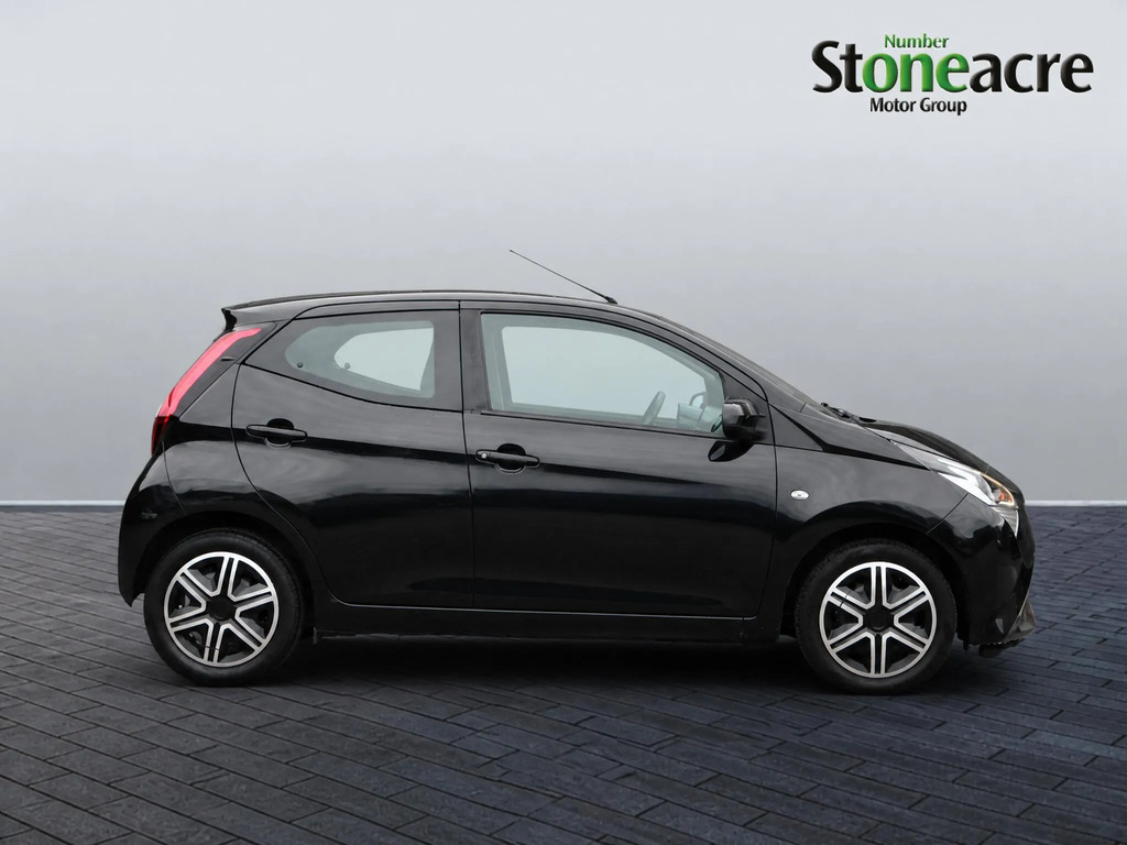 Toyota Aygo 1.0 Vvt-i X-play #2