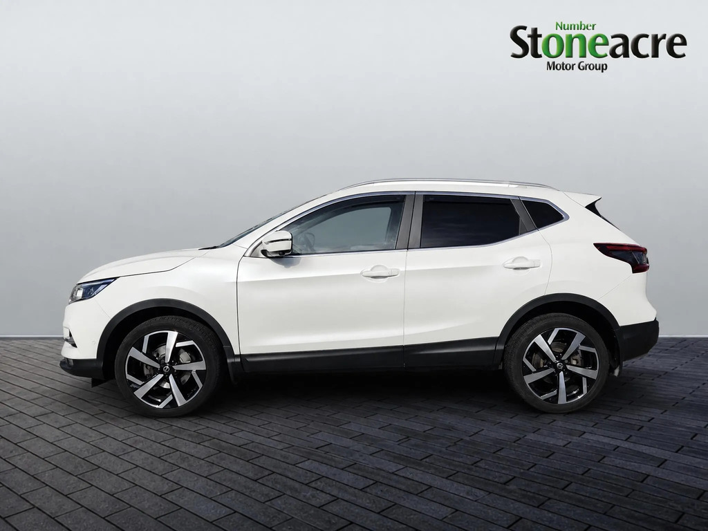 Nissan Qashqai 1.3 Dig-t 160 Tekna White #4