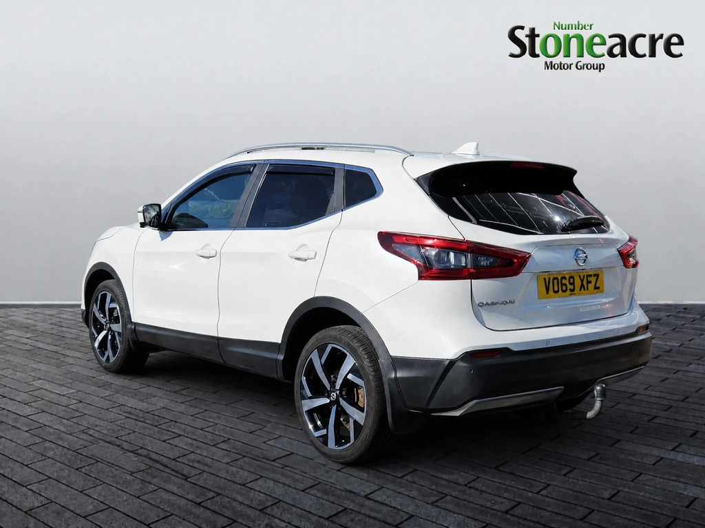 Nissan Qashqai 1.3 Dig-t 160 Tekna White #3