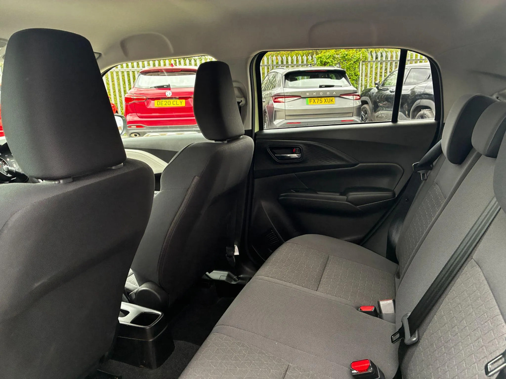 Suzuki Swift Motion Mhev 1.2 Yellow #28