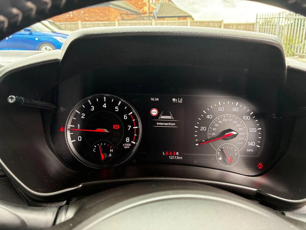 Suzuki Swift Motion Mhev 1.2 Yellow #31