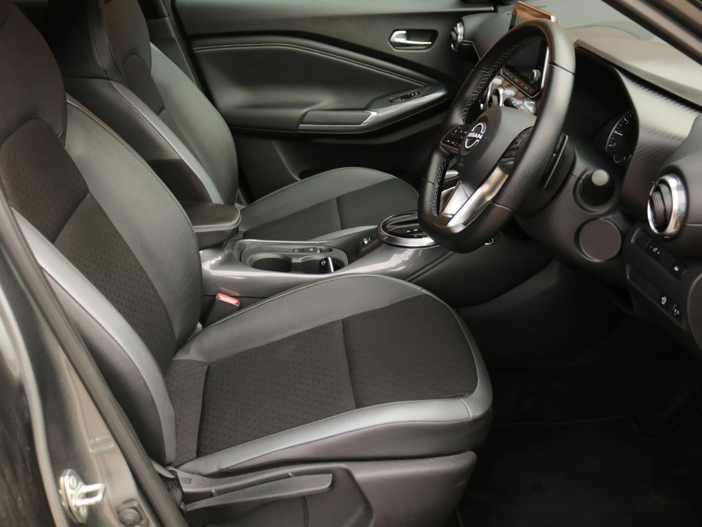 Nissan Juke Acenta Black #12