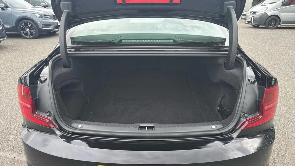 Volvo S90 Saloon White #13