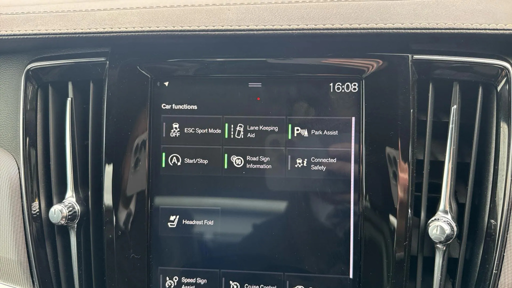 Volvo S90 Saloon White #21