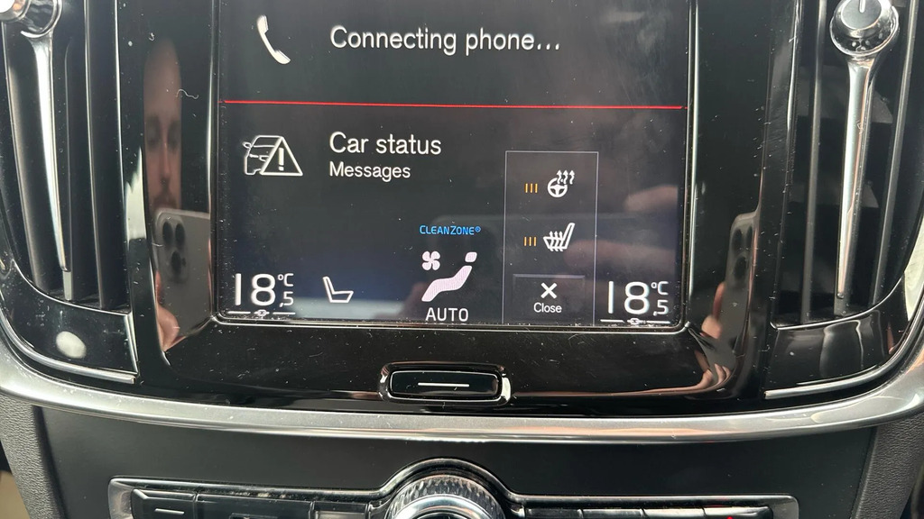 Volvo S90 Saloon White #18