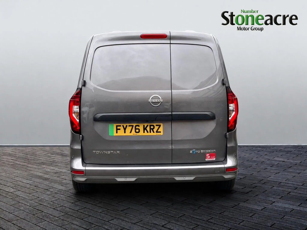 Nissan TOWNSTAR Mpv #6