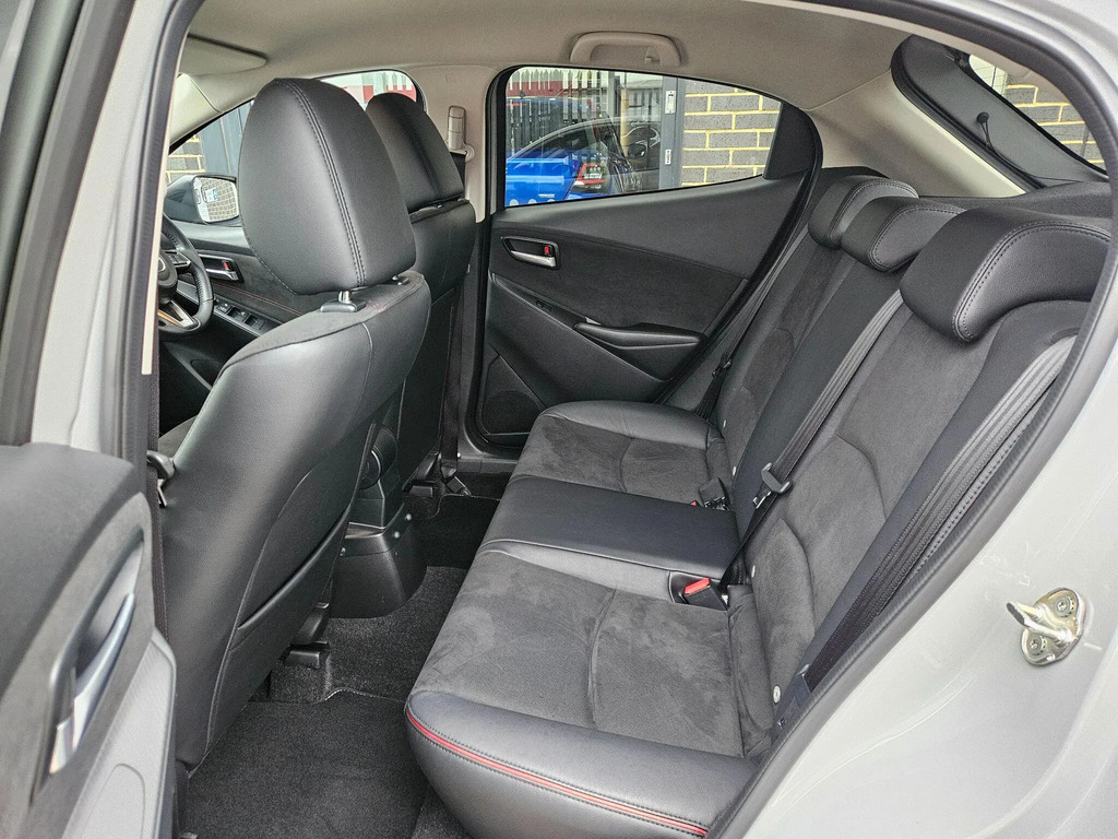 Mazda 2 1.5I Hybrid Centre Line Cvt White #18