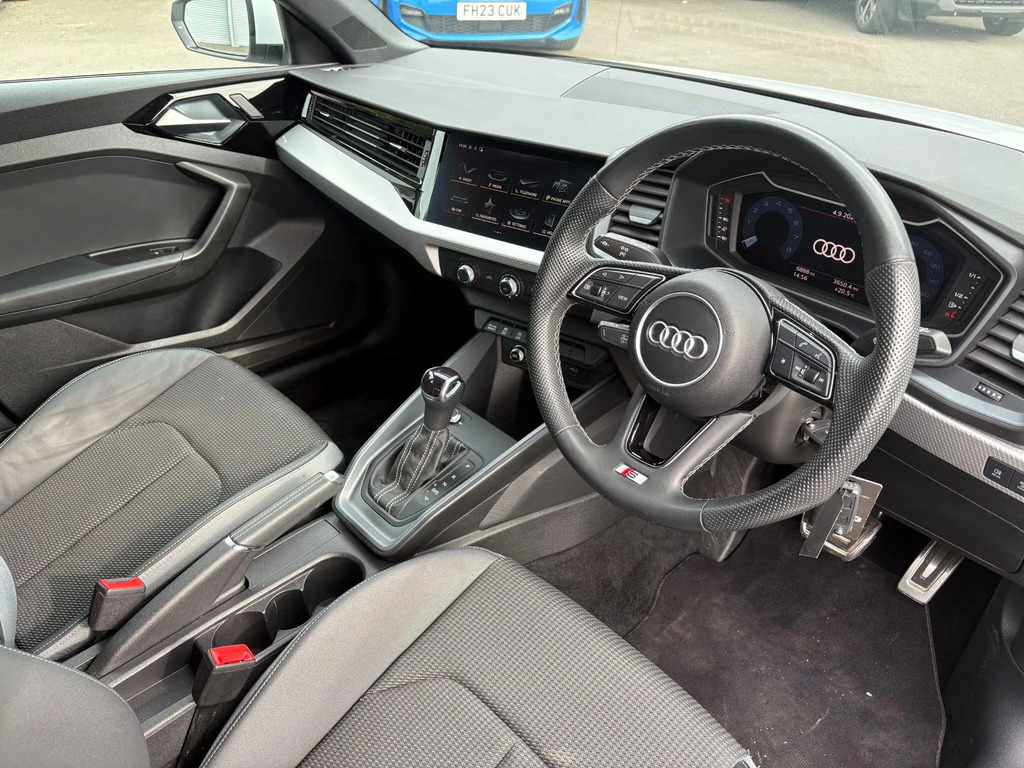 Audi A1 30 Tfsi 110 Technik S Tronic Black #9