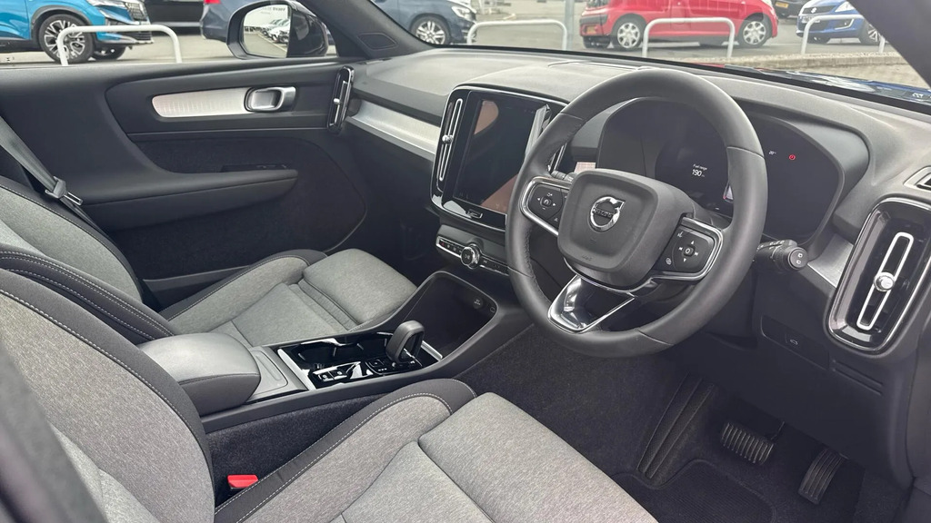 Volvo XC40 2.0 B3p Plus Dark  #4