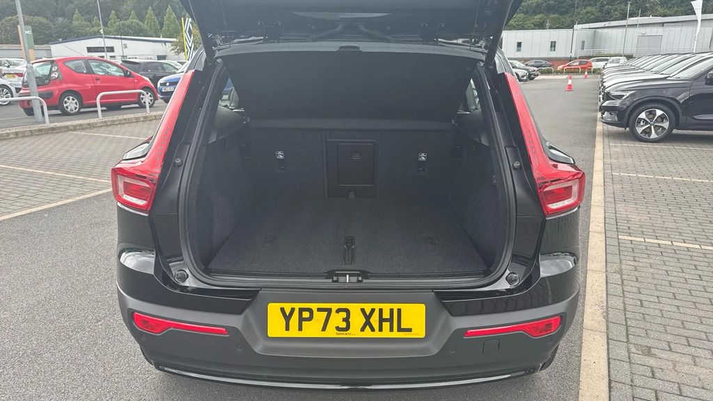 Volvo XC40 2.0 B3p Core Blue #13