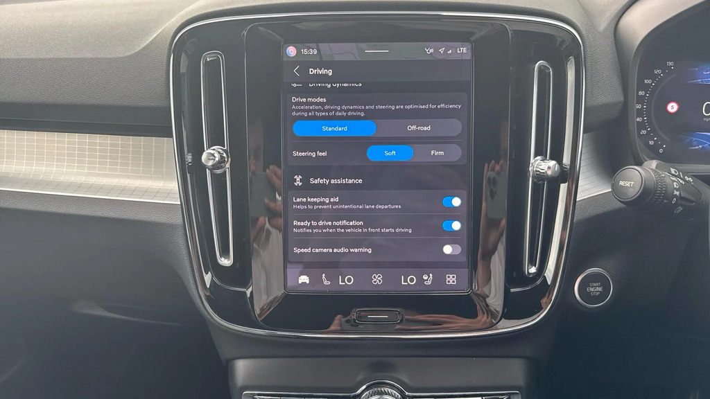 Volvo XC40 2.0 B3p Core Blue #37
