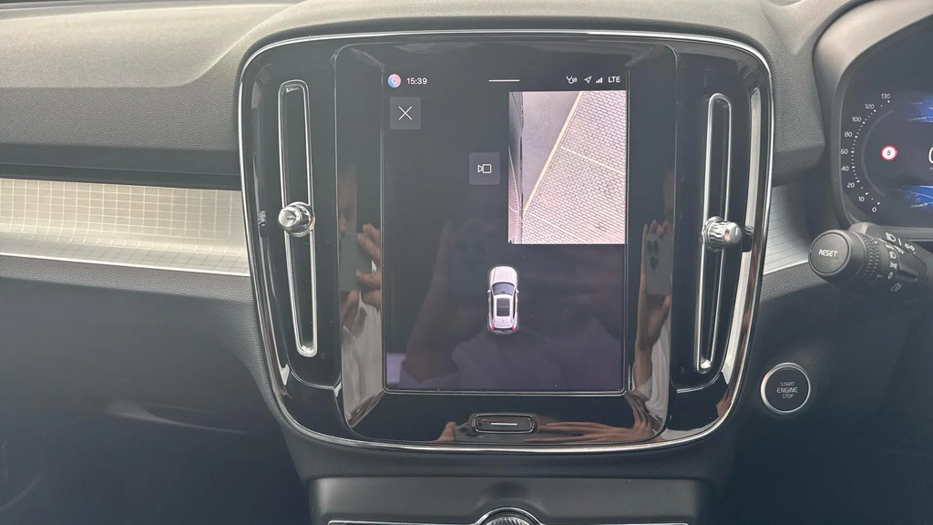 Volvo XC40 2.0 B3p Core Blue #33