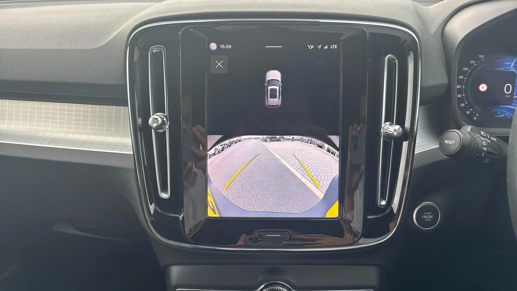 Volvo XC40 2.0 B3p Core Blue #32
