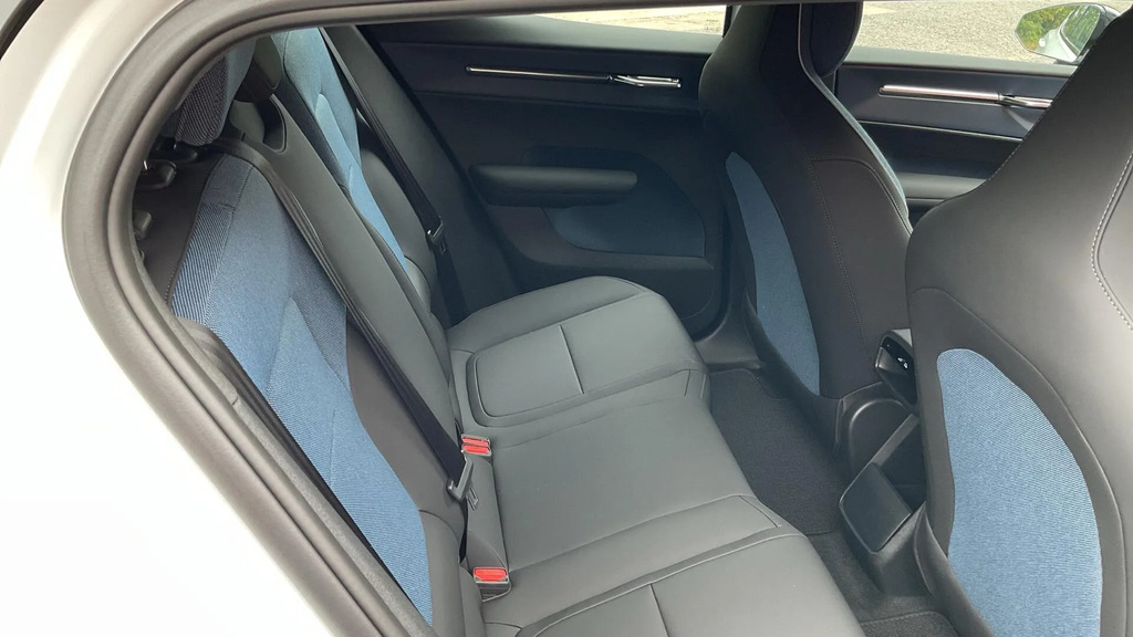 Volvo EX30 P5 Long Range 69Kwh Plus #6