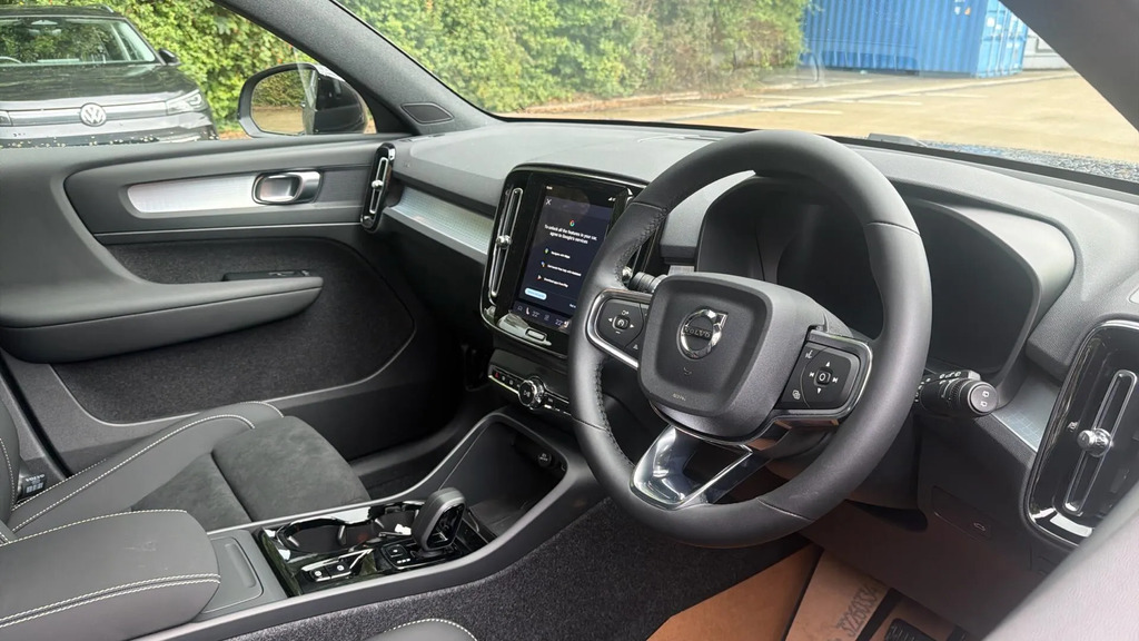Volvo XC40 2.0 B3p Plus Dark  #4