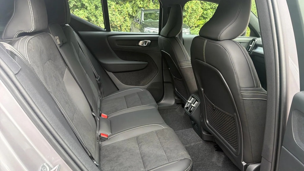 Volvo XC40 2.0 B3p Plus Dark  #6