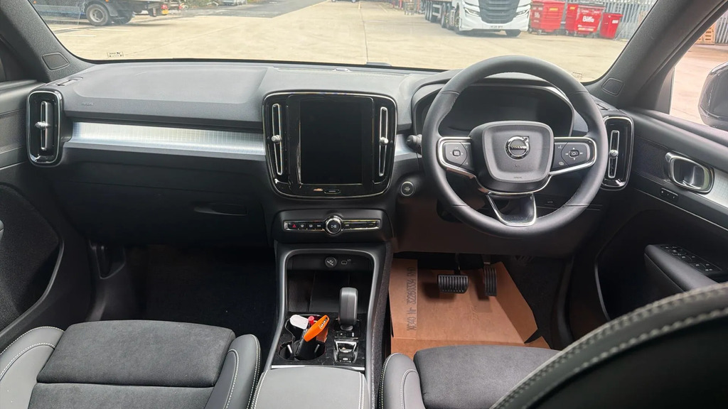 Volvo XC40 2.0 B3p Plus Dark  #5