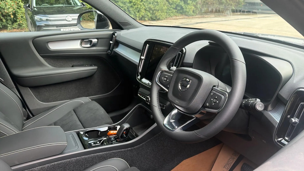 Volvo XC40 2.0 B3p Plus Dark  #4