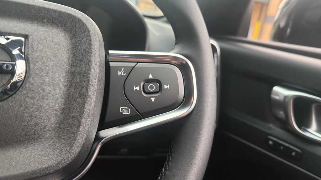 Volvo XC40 2.0 B3p Core Black #21