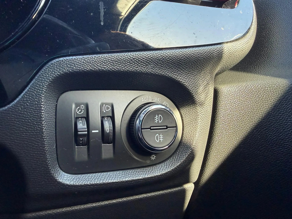 Vauxhall Corsa Se Premium White #13